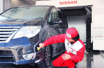 梅雨時期に洗車はするべき？