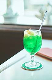 懐かしのメロンソーダ。